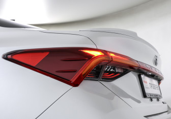 Подержанный автомобиль Toyota Avalon 2022 года (23 фото)