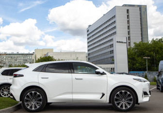 Подержанный автомобиль Changan UNI-K 2024 года (3 фото)