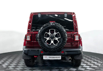 Подержанный автомобиль Jeep Wrangler 2021 года (6 фото)