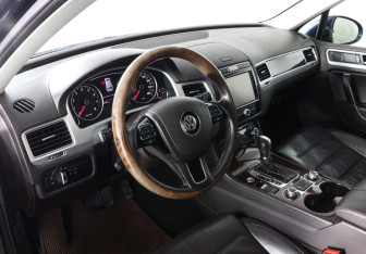 Подержанный автомобиль Volkswagen Touareg 2016 года (7 фото)