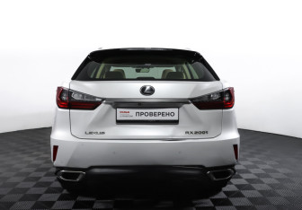 Подержанный автомобиль Lexus RX 2015 года (6 фото)