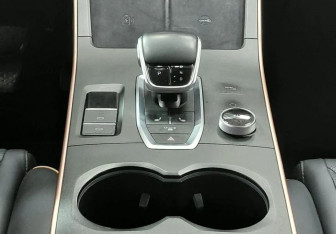 Подержанный автомобиль Omoda C5 2022 года (13 фото)