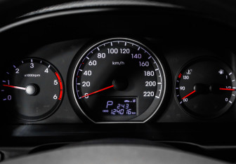 Подержанный автомобиль Hyundai H-1 2016 года (10 фото)