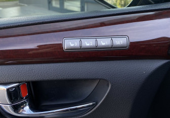 Подержанный автомобиль Lexus LX 2014 года (14 фото)