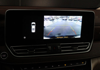 Подержанный автомобиль FAW Bestune M9 2023 года (17 фото)