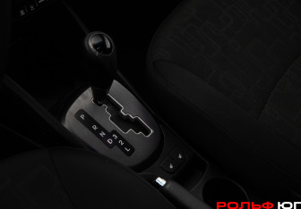 Подержанный автомобиль Kia Rio Sedan 2013 года (14 фото)