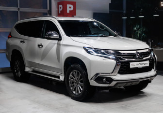 Подержанный автомобиль Mitsubishi Pajero Sport 2017 года (3 фото)