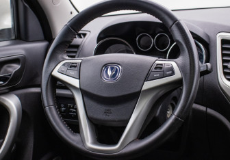 Подержанный автомобиль Changan CS35 2014 года (13 фото)