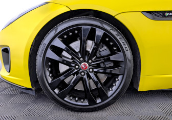 Подержанный автомобиль Jaguar F-Type Coupe 2020 года (16 фото)