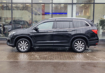 Подержанный автомобиль Honda Pilot 2020 года (5 фото)