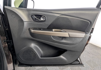 Подержанный автомобиль Renault Kaptur 2019 года (24 фото)