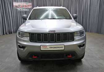 Подержанный автомобиль Jeep Grand Cherokee 2018 года (2 фото)