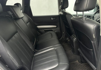 Подержанный автомобиль Nissan X-Trail 2011 года (14 фото)