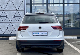 Подержанный автомобиль Volkswagen Tiguan 2018 года (6 фото)