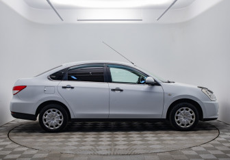 Подержанный автомобиль Nissan Almera Sedan 2018 года (6 фото)
