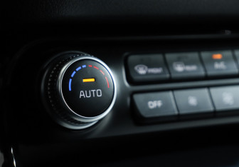 Подержанный автомобиль Kia Stinger 2023 года (23 фото)