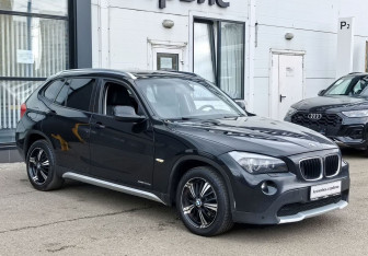Подержанный автомобиль BMW X1 2011 года (3 фото)