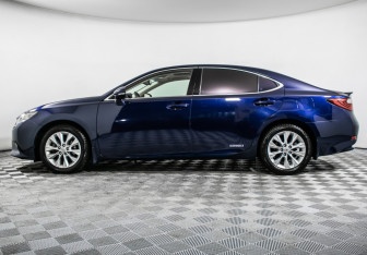 Подержанный автомобиль Lexus ES 2012 года (8 фото)