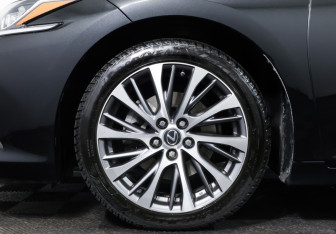 Подержанный автомобиль Lexus ES 2020 года (30 фото)