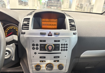 Подержанный автомобиль Opel Zafira Compactvan 2012 года (11 фото)