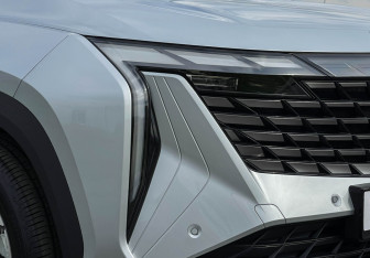 Подержанный автомобиль Geely Atlas 2024 года (19 фото)