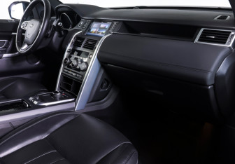 Подержанный автомобиль Land Rover Discovery Sport 2017 года (10 фото)