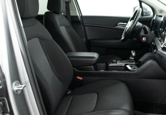 Подержанный автомобиль Kia Sportage 2022 года (8 фото)