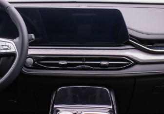 Подержанный автомобиль JAC JS6 2023 года (14 фото)