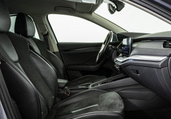 Подержанный автомобиль Skoda Octavia Liftback 2020 года (10 фото)