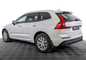 Подержанный автомобиль Volvo XC60 2019 года (7 фото)