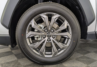 Новый Toyota RAV4 2025 (7 фото)