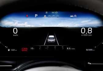 Подержанный автомобиль Kia Carnival 2020 года (11 фото)