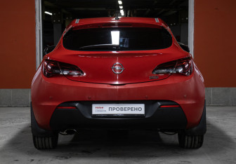 Подержанный автомобиль Opel Astra Hatchback 2012 года (6 фото)