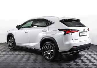Подержанный автомобиль Lexus NX 2017 года (7 фото)