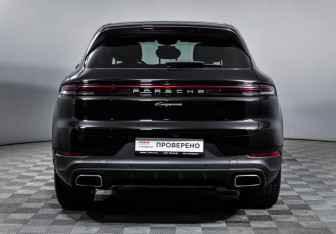 Подержанный автомобиль Porsche Cayenne 2024 года (6 фото)