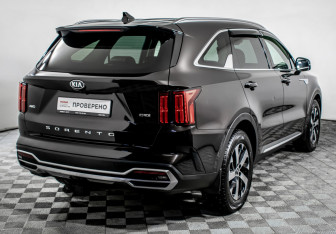 Подержанный автомобиль Kia Sorento 2021 года (5 фото)