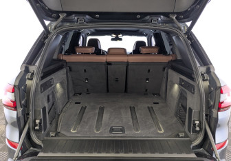 Подержанный автомобиль BMW X5 2022 года (10 фото)