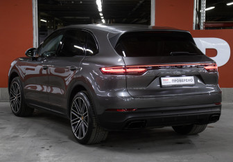 Подержанный автомобиль Porsche Cayenne 2019 года (7 фото)
