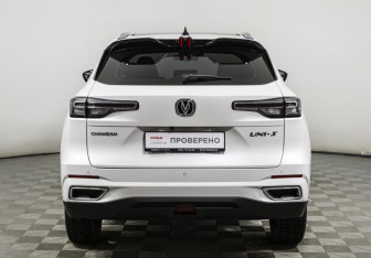 Подержанный автомобиль Changan UNI-S 2024 года (6 фото)