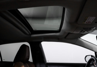 Подержанный автомобиль Toyota Corolla Sedan 2021 года (17 фото)