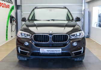 Подержанный автомобиль BMW X5 2016 года (2 фото)