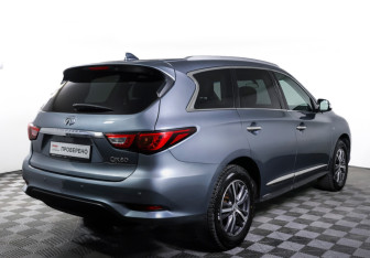 Подержанный автомобиль Infiniti QX60 2016 года (5 фото)
