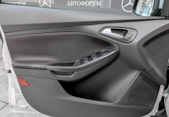 Подержанный автомобиль Ford Focus Hatchback 2018 года (19 фото)