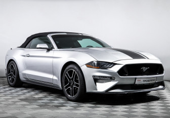 Подержанный автомобиль Ford Mustang Convertible 2018 года (3 фото)