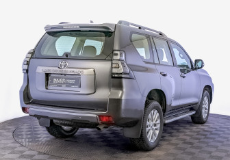 Подержанный автомобиль Toyota Land Cruiser Prado 2020 года (5 фото)