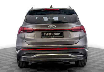 Подержанный автомобиль Hyundai Santa Fe 2023 года (6 фото)