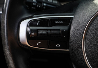 Подержанный автомобиль Kia K5 2021 года (21 фото)