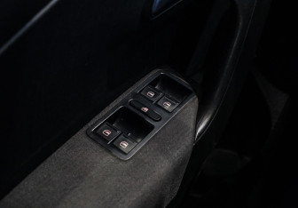 Подержанный автомобиль Volkswagen Polo Sedan 2013 года (14 фото)