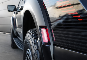 Подержанный автомобиль Ford F-150 2025 года (30 фото)