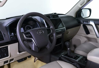Подержанный автомобиль Toyota Land Cruiser Prado 2021 года (11 фото)